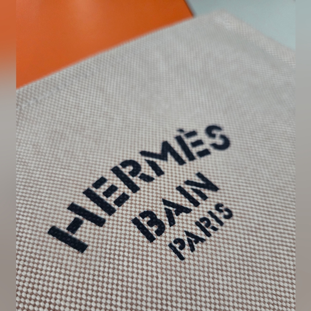 Hermes Beige Canvas 'Hermes Bain' Crossbody with Orange Strap - Picture 5 of 16